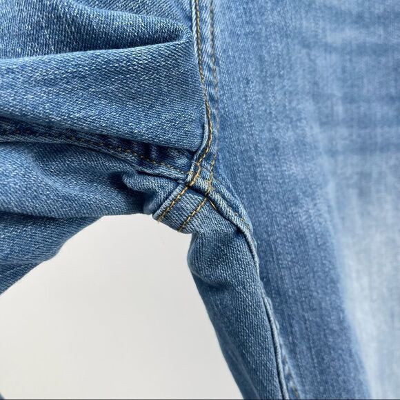 Levi’s 502 Regular Taper Boy’s Straight Leg Distressed Light Wash Denim Jeans 20 - Picture 5 of 17